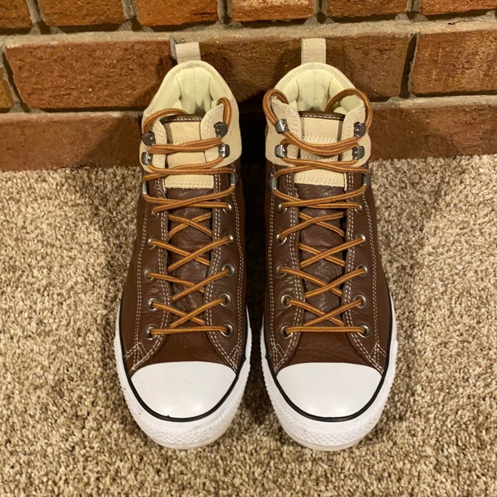 Converse size 11 Brown leather!